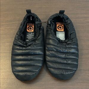 Breaks Black Quilted Slip-On Shoes Men’s Size XL